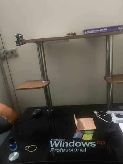 Computer table