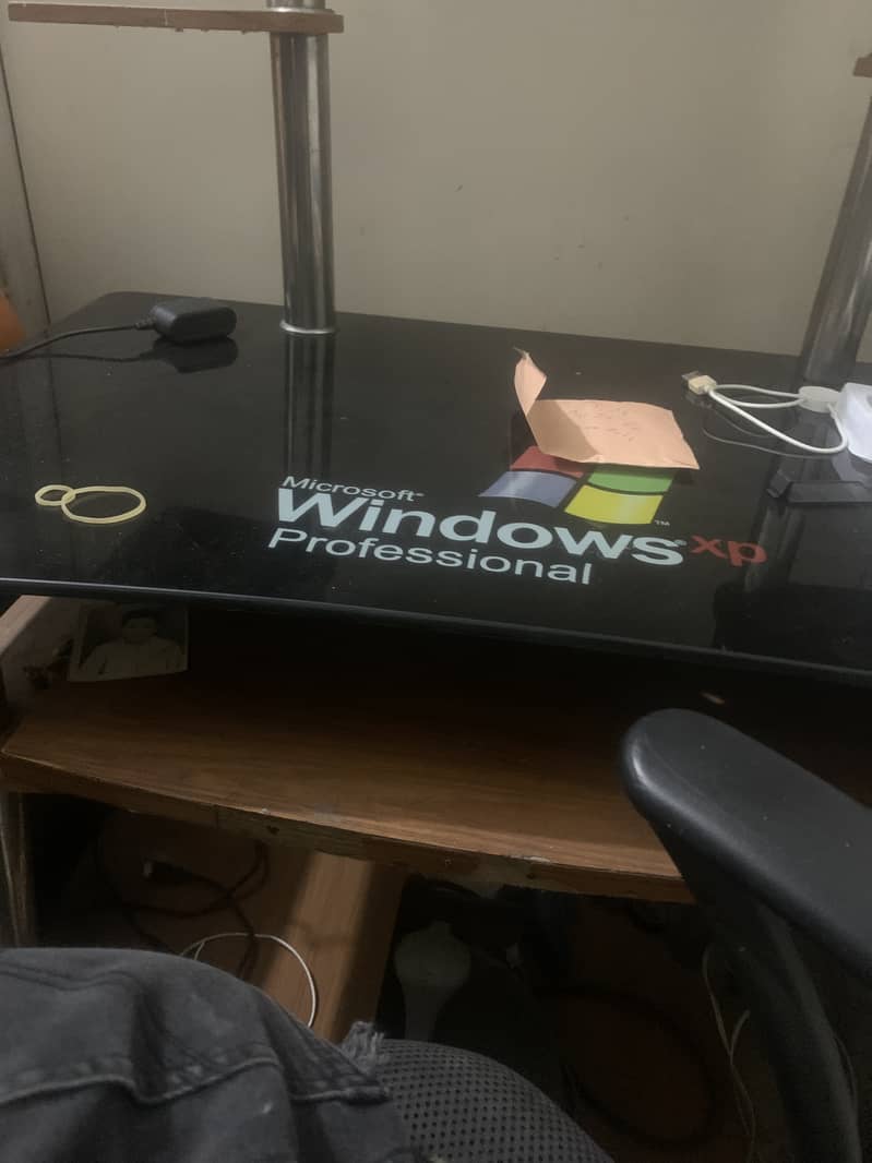 Computer table 1