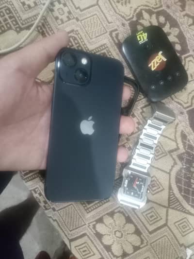 Apple iPhone 13