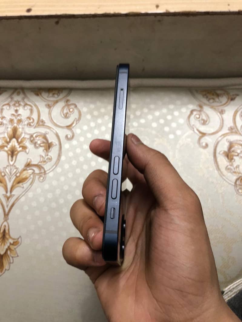 Apple iPhone 12 mini 6