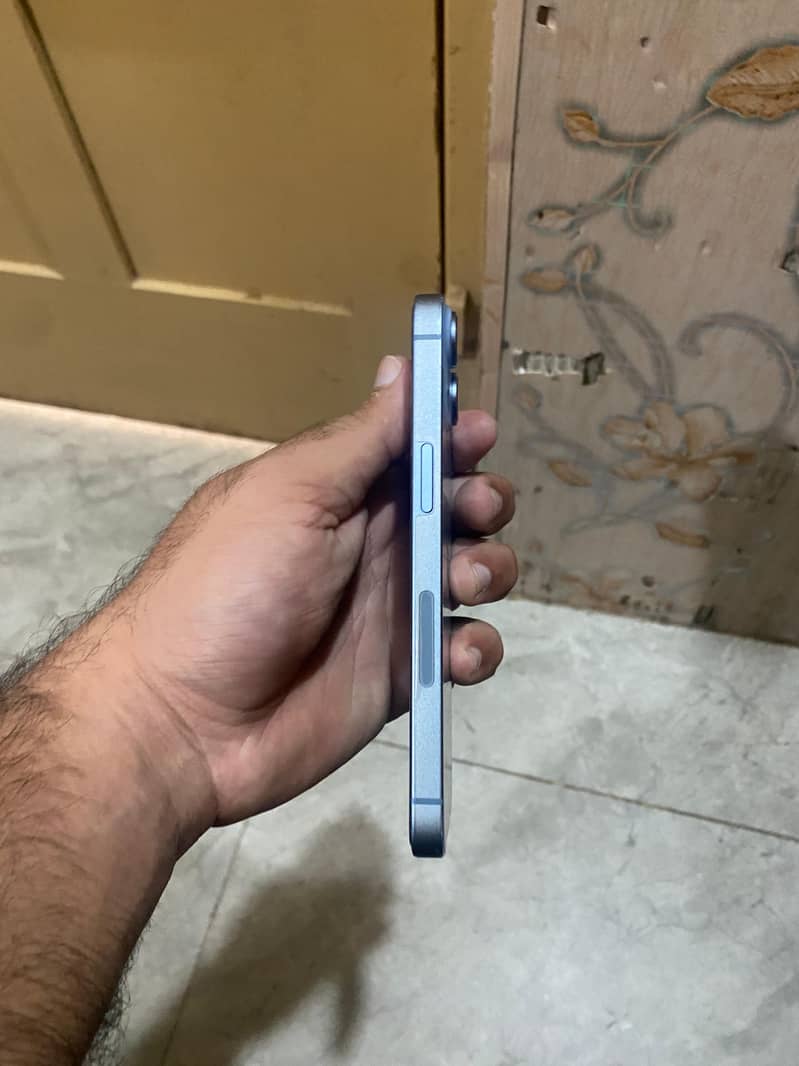 Apple iPhone 14 3