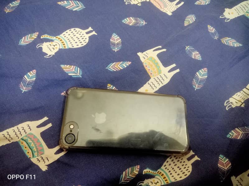 Apple iPhone 7 2