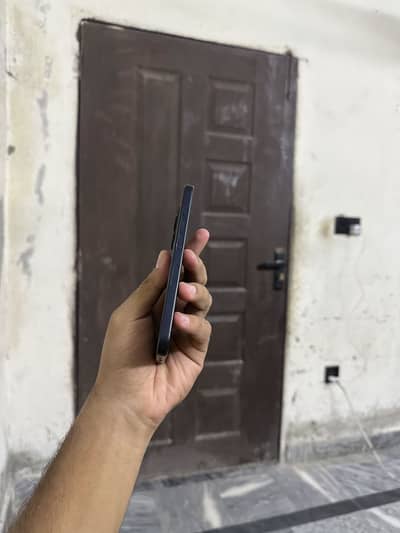 Apple iPhone 15 Pro 256gb water pack