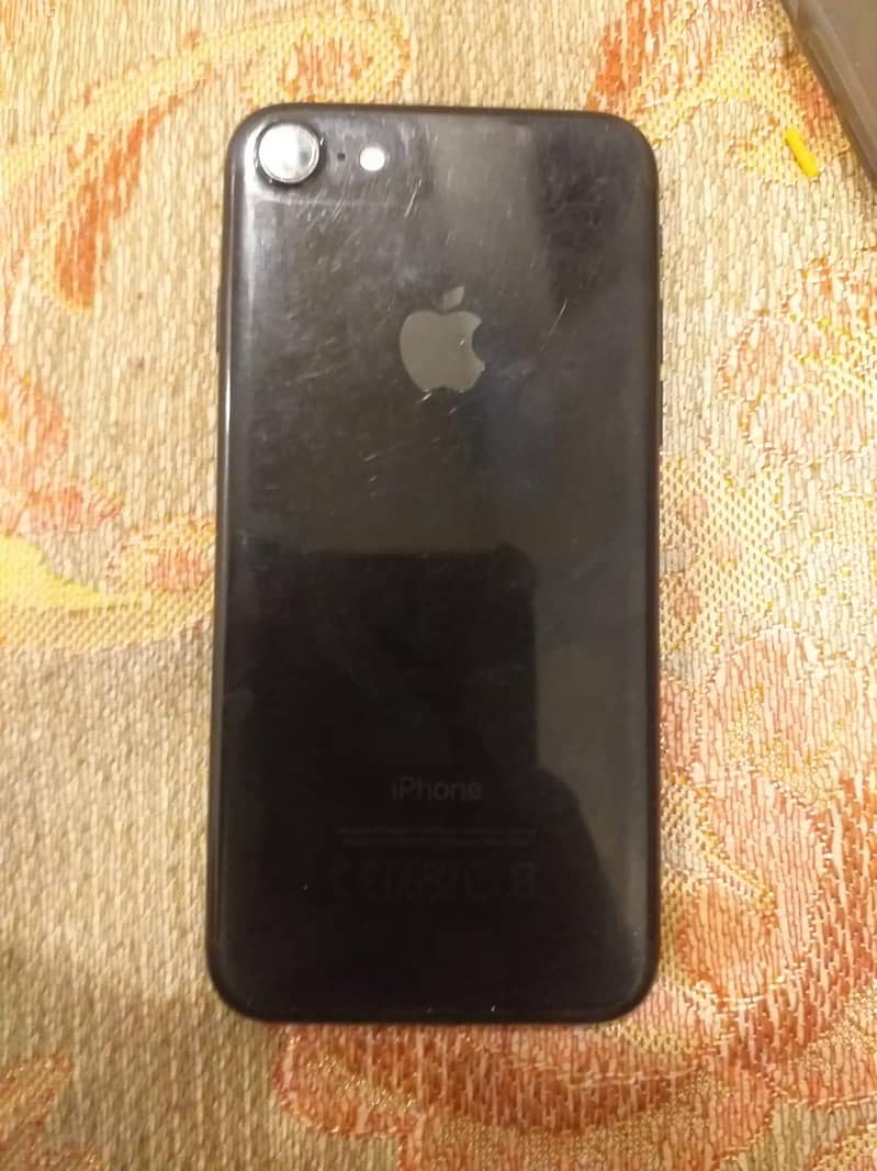 Apple iPhone 7 0