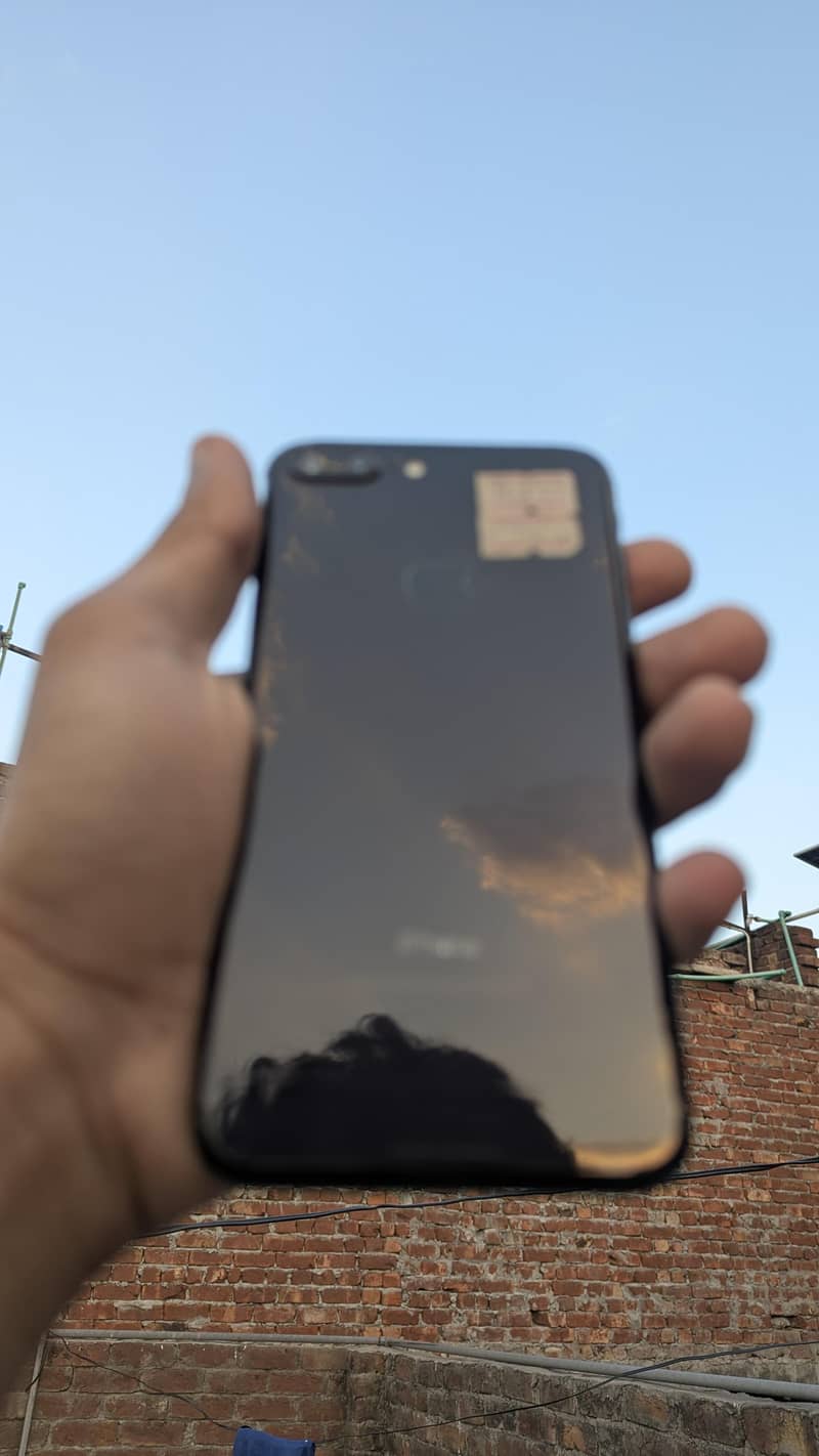 Apple iPhone 7 Plus 1