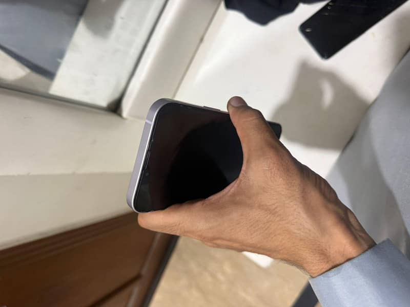 Apple iPhone 14 plus 3