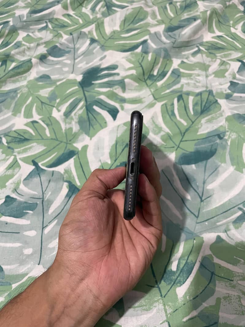 Apple iPhone 8 Plus 5