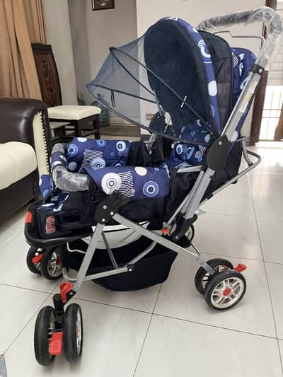 Baby Stroller / Pram with rotating wheels