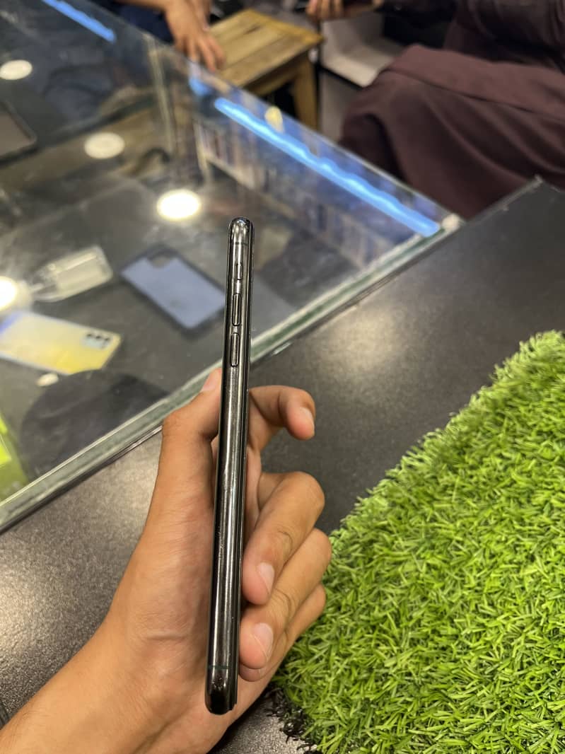 Iphone 11 pro max 1