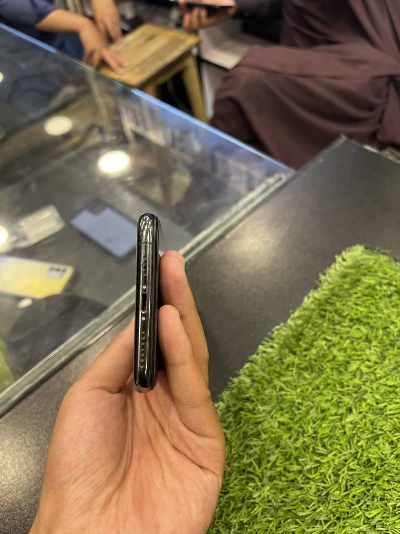 Iphone 11 pro max 3