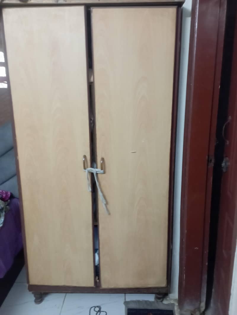 wardrobe 0