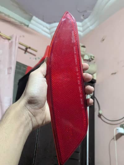 Vezel reflector back