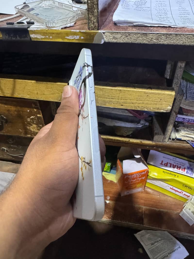 Apple iPhone 16 plus jv Model 1