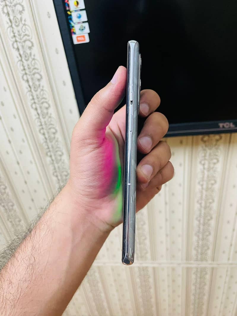 One Plus 9 Pro 4