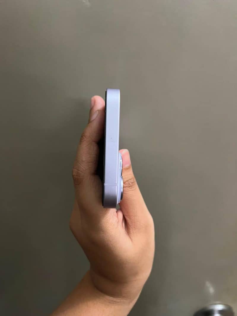 Apple iPhone 14 4