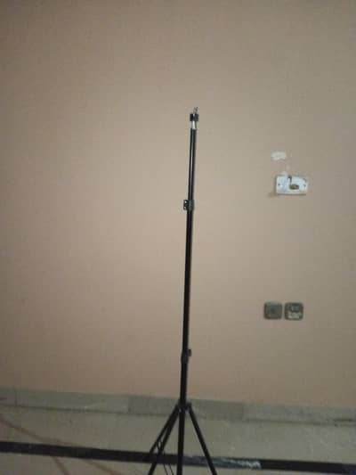 tripod stand
