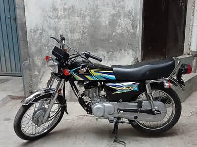 Honda 125 black