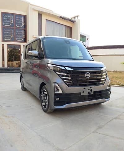 Nissan Dayz Highway star Roox Hybrid 2023
