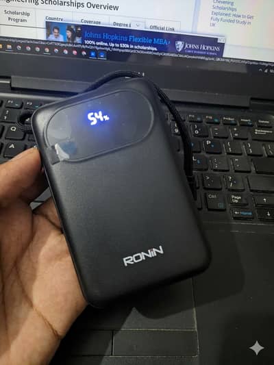 Ronin Pulse 10,000 mah powerbank new condition 10/10