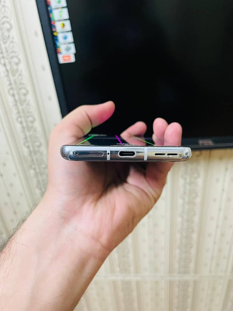 One Plus 9 Pro 4