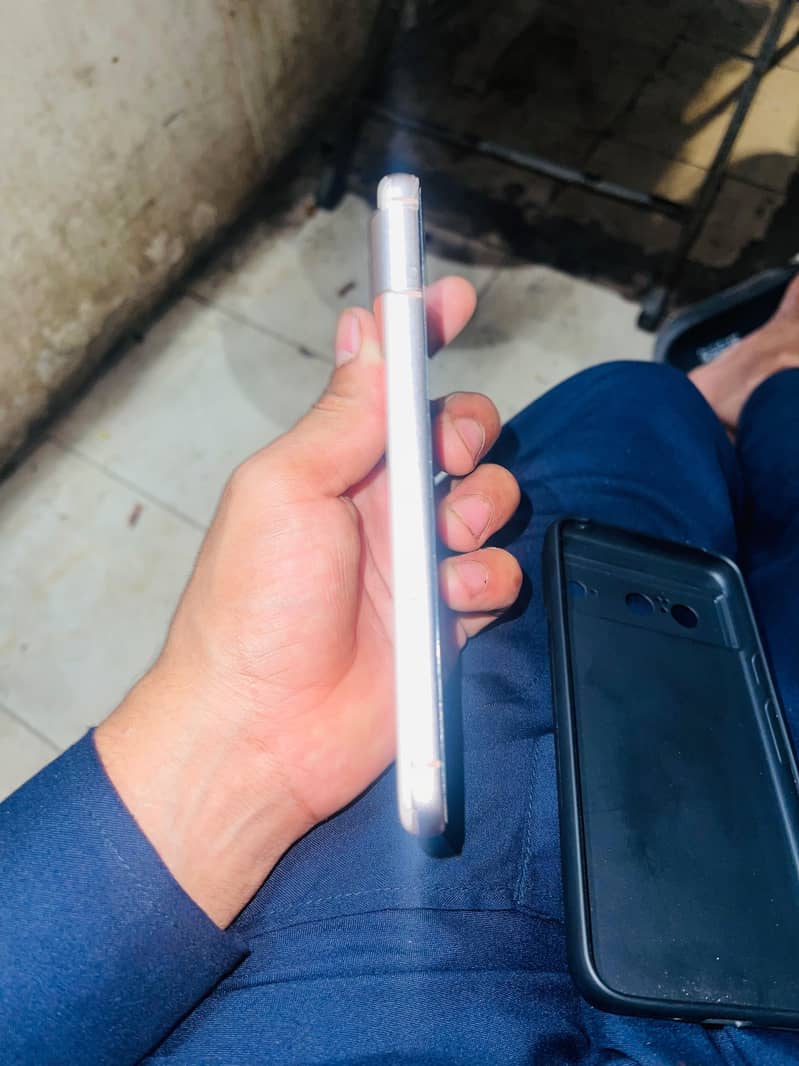 Google Pixel 8 1