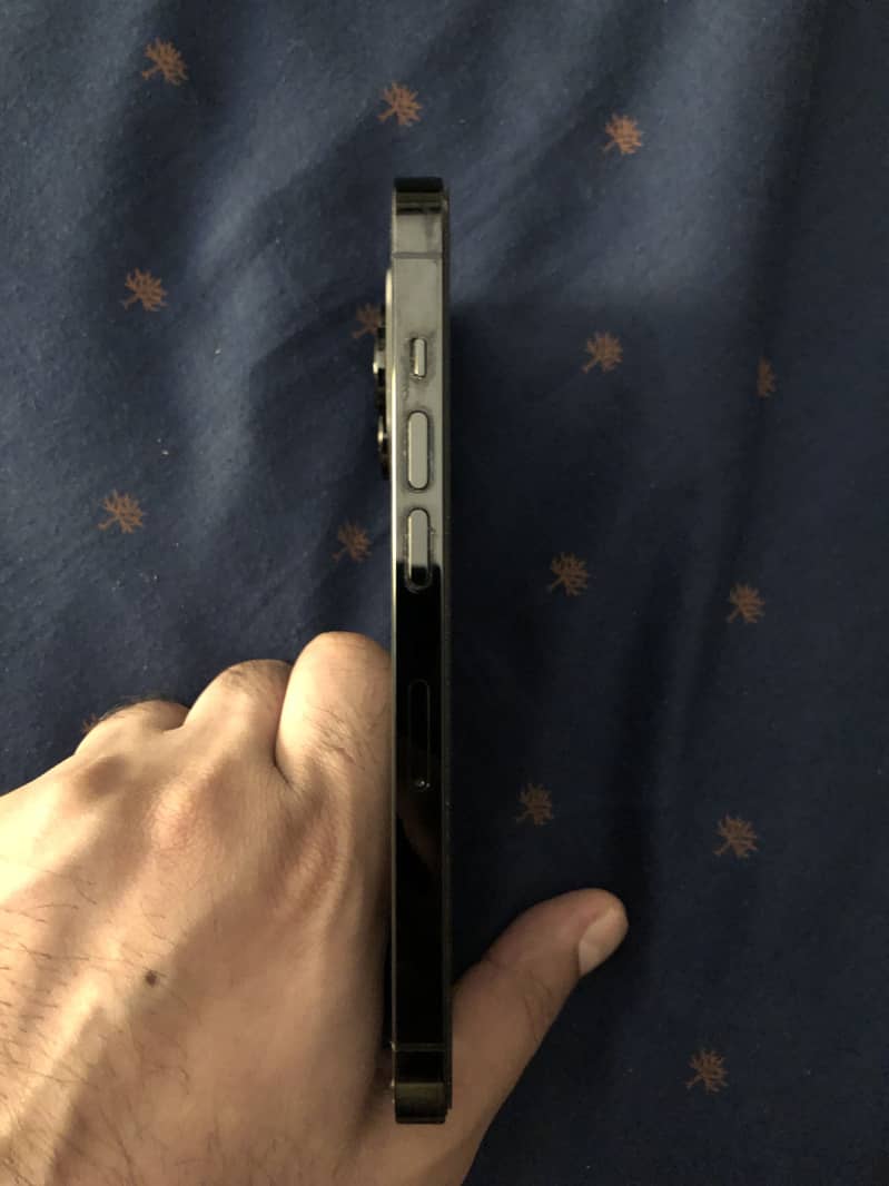 IPhone 14 pro 4