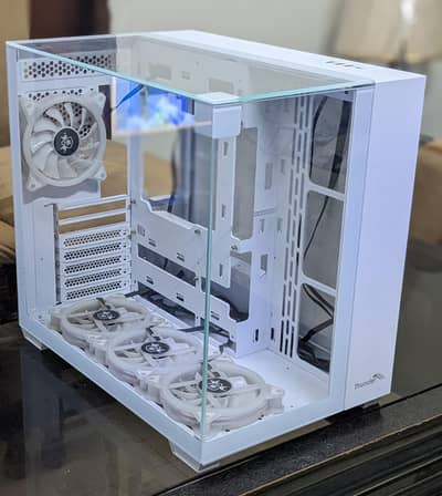 THUNDER BATTLE STATION 1ST EDITION WITH 4 ARGB FANS white