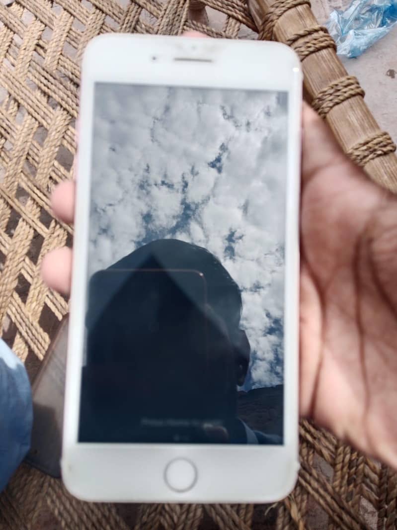 Apple iPhone 7 Plus 0