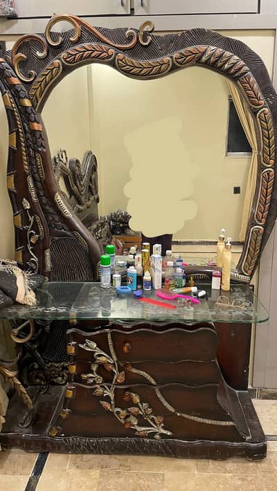 Dressing table 7ft tall