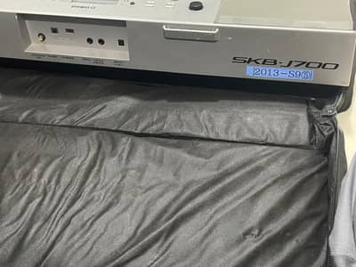 Yamaha keyboard modal Yamaha skb j 700
