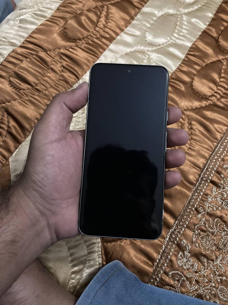 Google Pixel 8 2