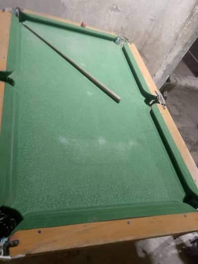 2 foot ball 1 snooker