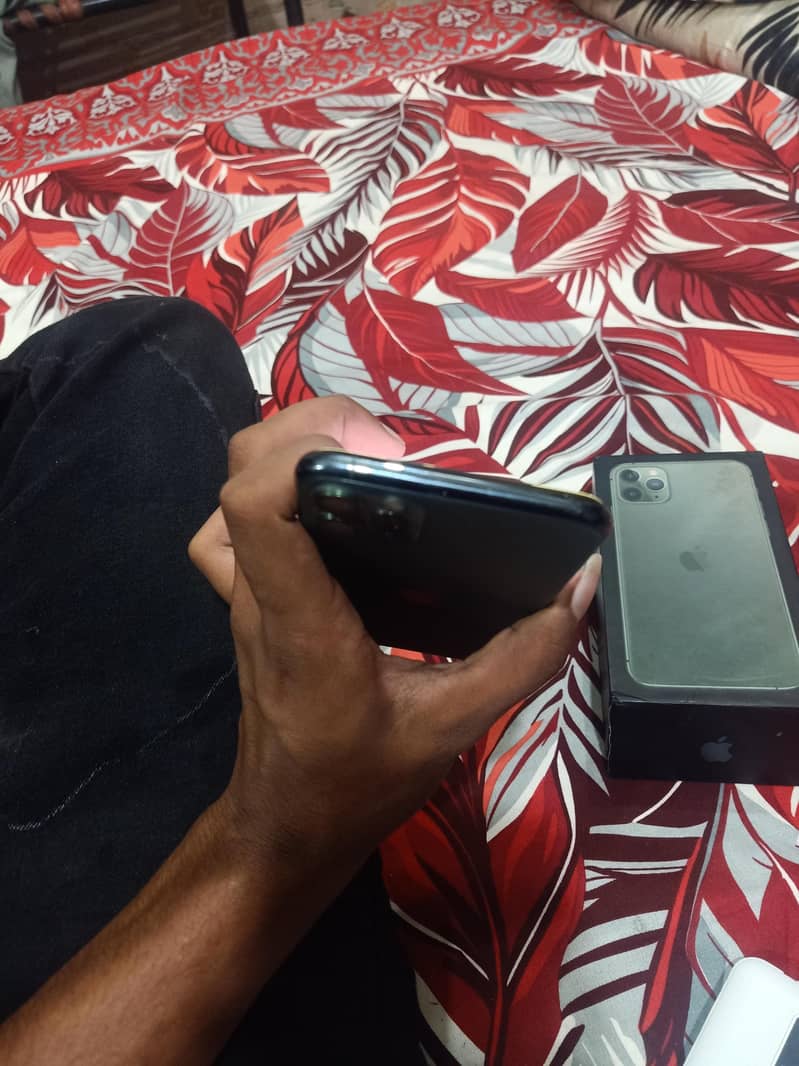 iPhone 11 Pro Max 5