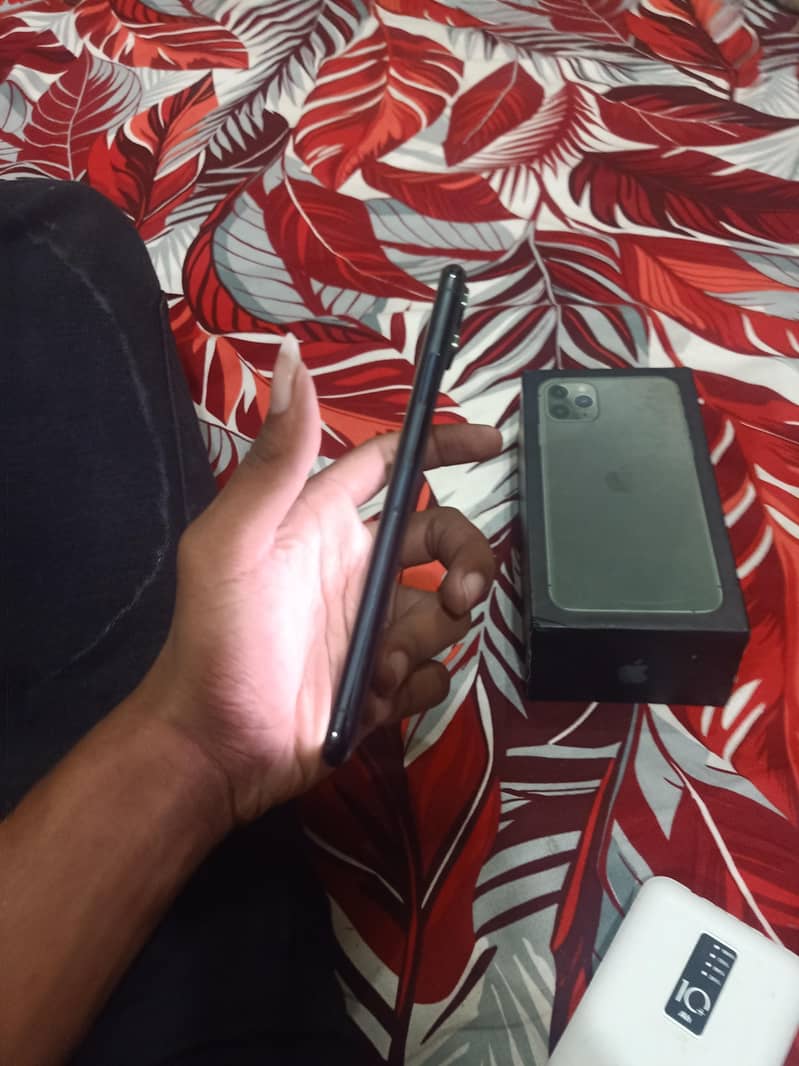 iPhone 11 Pro Max 6