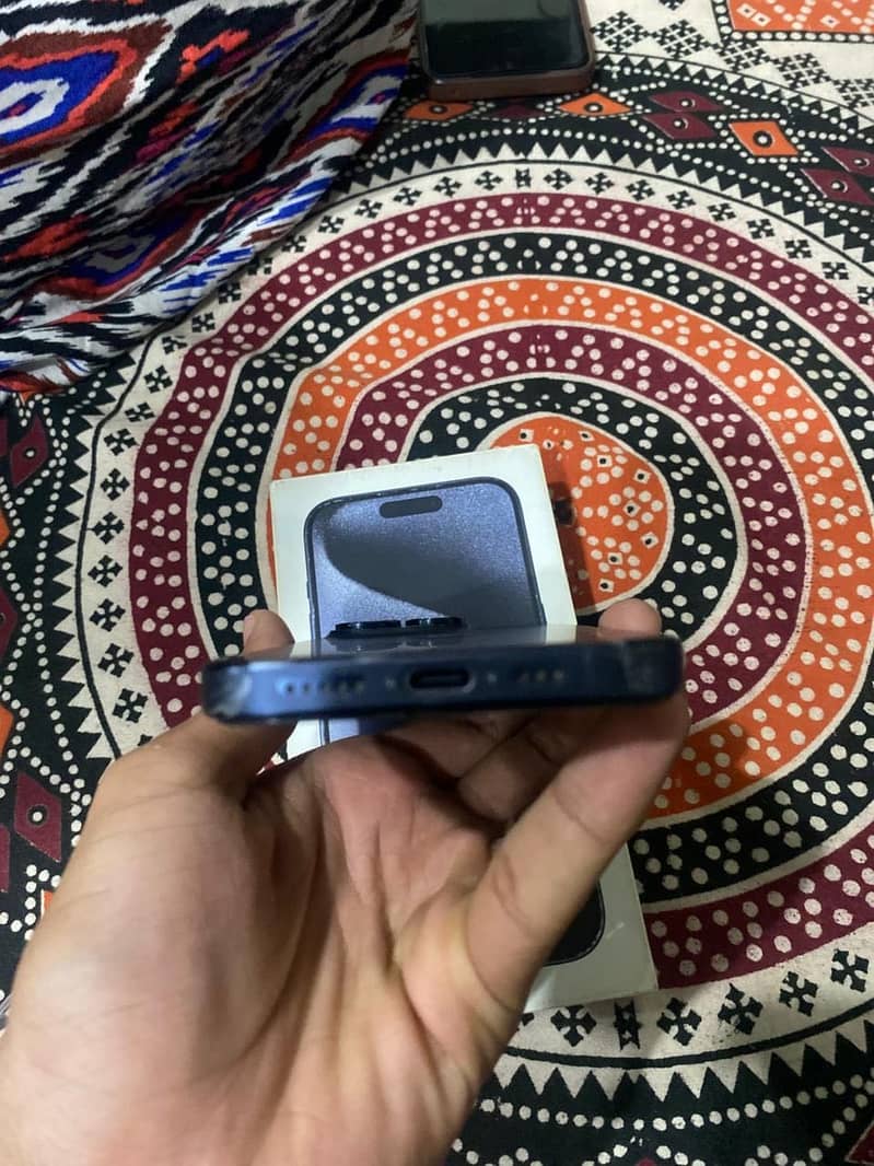 Apple iPhone 15 Pro 2