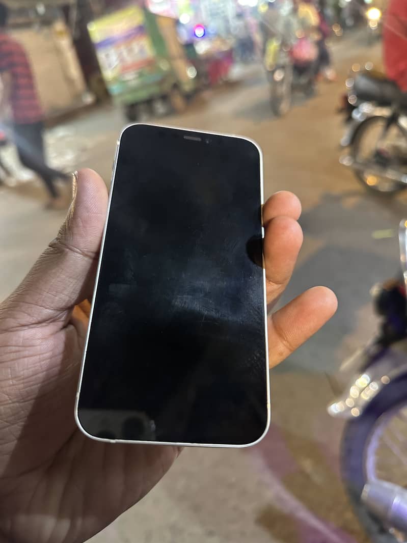 iPhone 12 Mini 4
