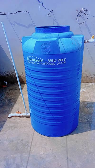 2 water tanke 800 L for sale