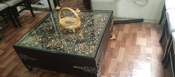 luxury centre table 3/3 feet.    03076833766