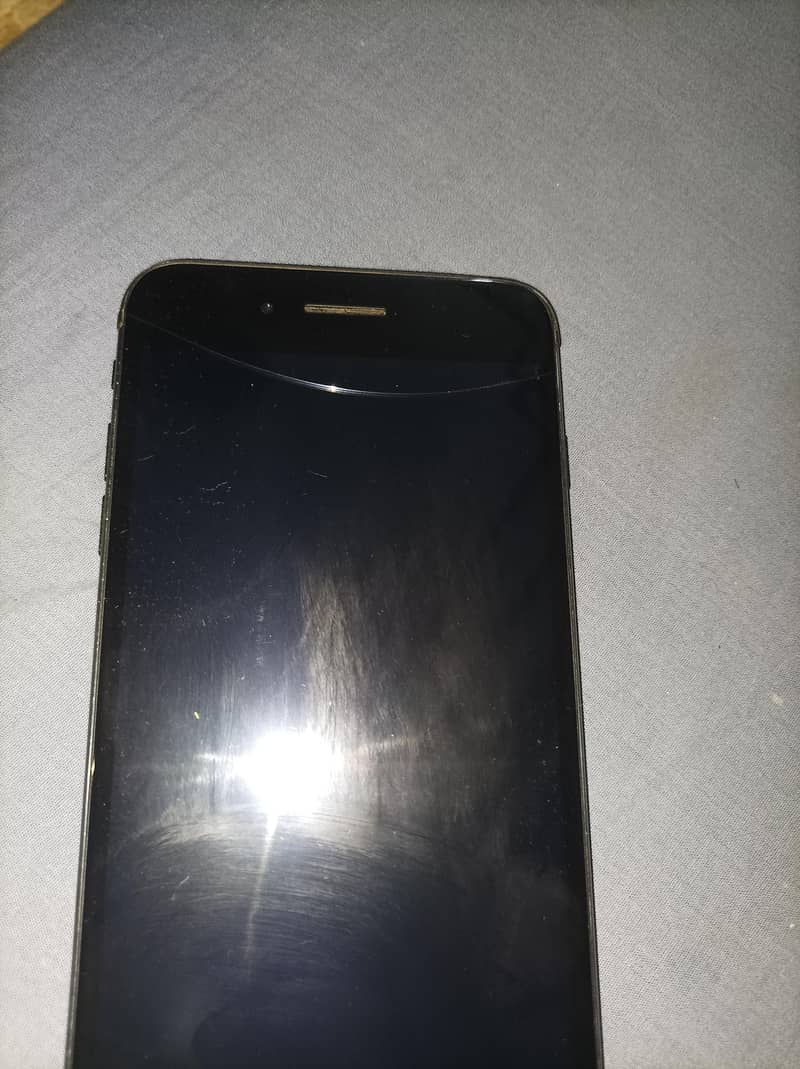 Apple iPhone 7 Plus 1