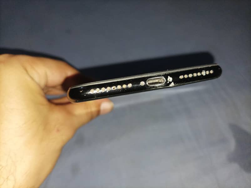 Apple iPhone 7 Plus 6
