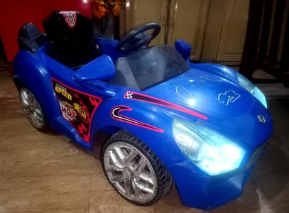 Kids battery operated Car with Remotecontrol All ok working condition