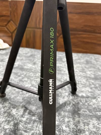 DSLR tripod Cullmann 3 legged 360* rotatable Slightly used