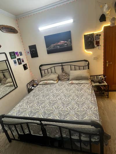 ROD IRON BED with 2 side tables premium quality 10/10