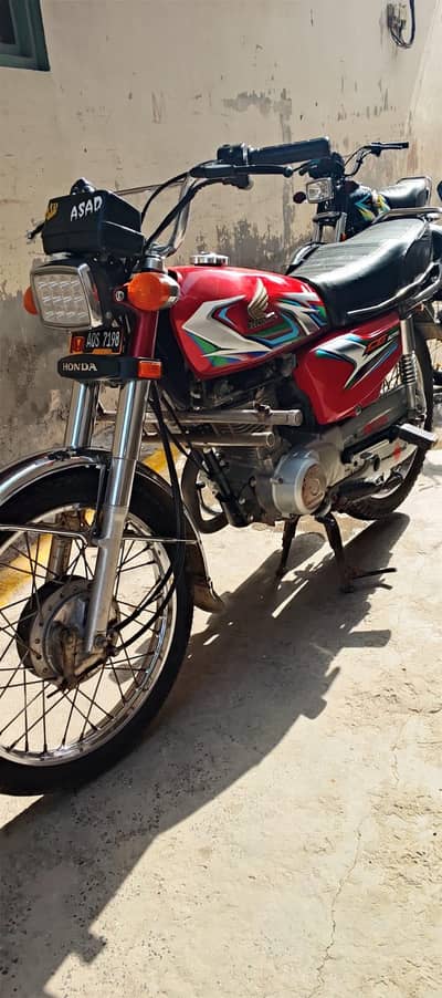 Honda 125 for sale documents clear first owner