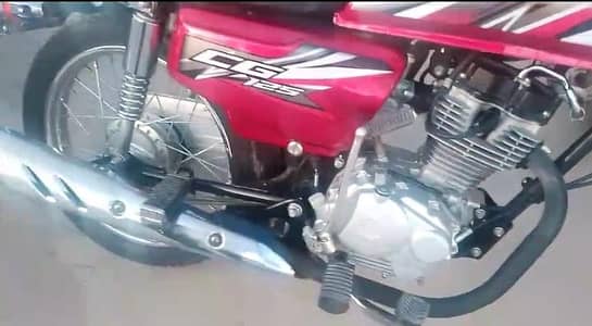 Honda Euro 125   Panjab number  black Tanki tappay original