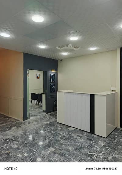 need female assistant for my clinic