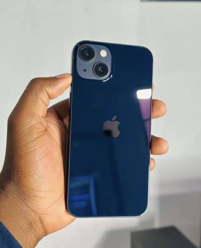Apple iPhone 13