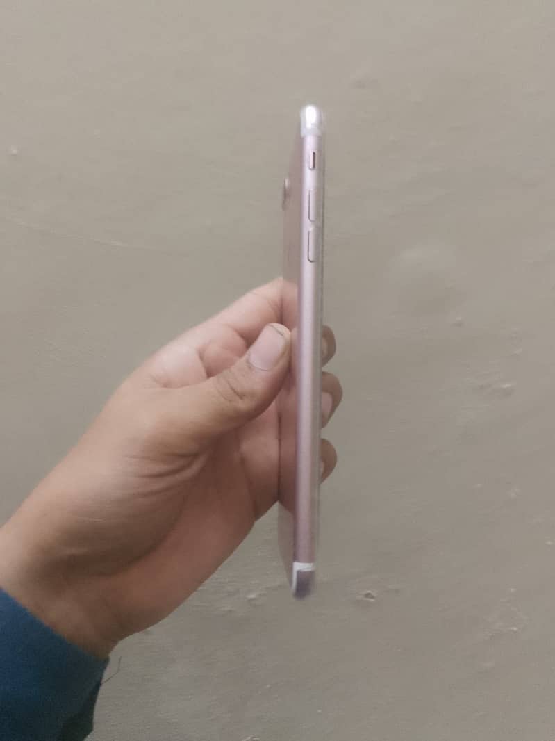 Apple iPhone 7 Plus 0