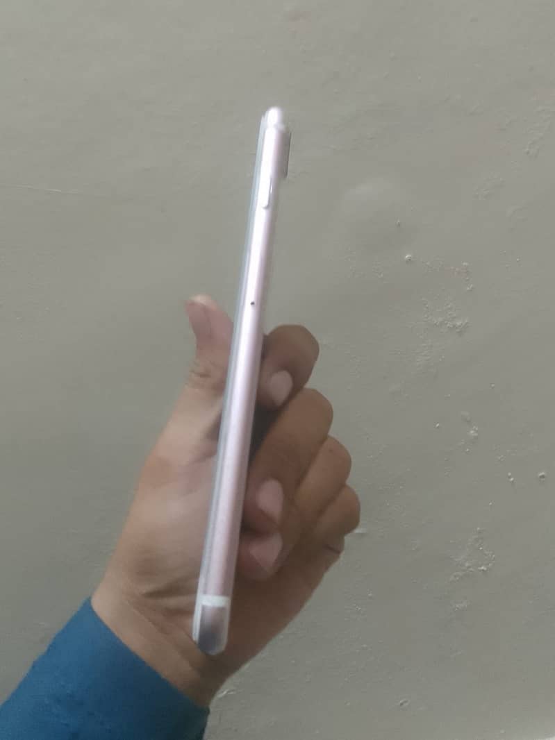 Apple iPhone 7 Plus 2