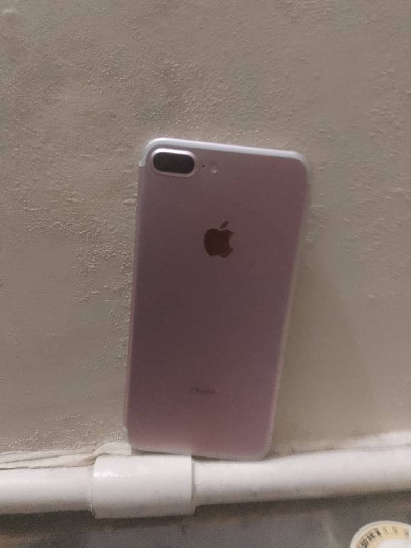 Apple iPhone 7 Plus 3